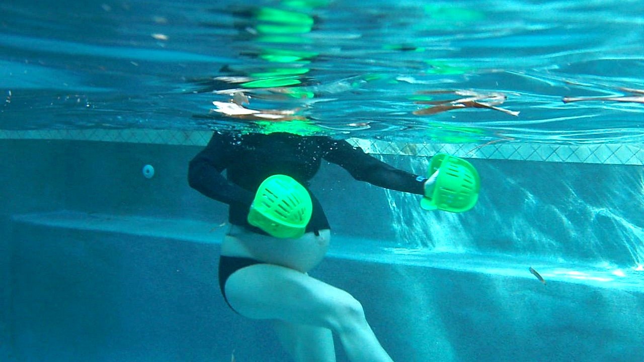 Pregnant client aquatic movement